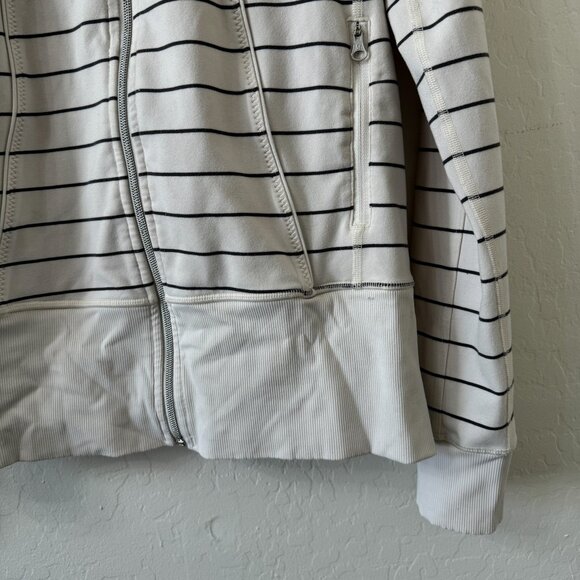 Lululemon Zip Up Jacket - Picture 4 of 8